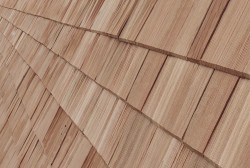 Schindeln aus naturbelassenem
